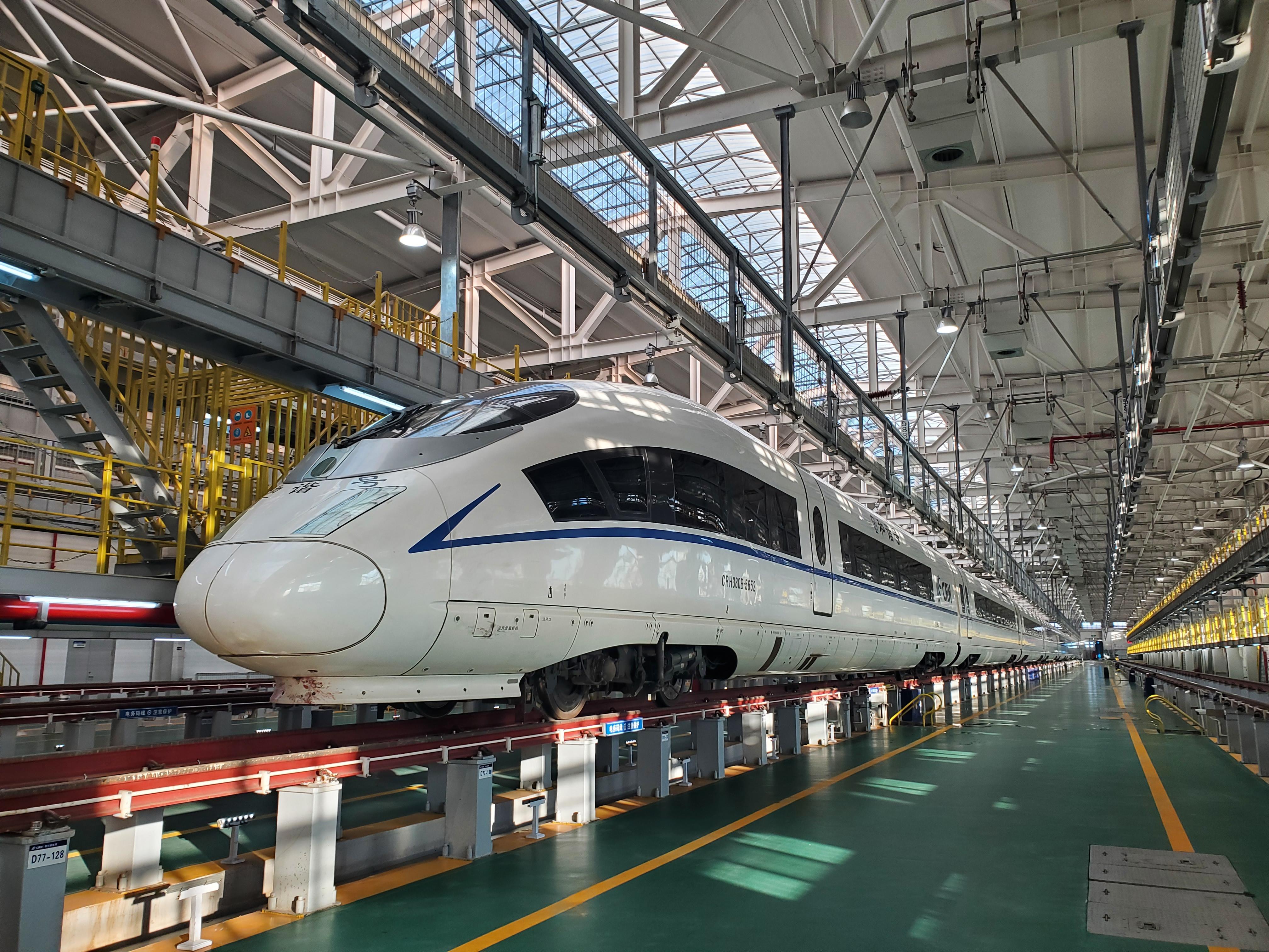 【高鐵來了】隴東報記者試乘體驗，感受銀西鐵路的“速度與激情”！
