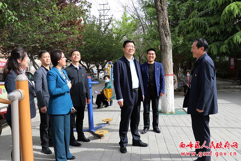 張希岳在督查城市基層黨建工作時強調 要持續提升服務水平 激發居民“主人翁”意識 不斷增強群眾參與社區治理的積極性和主動性