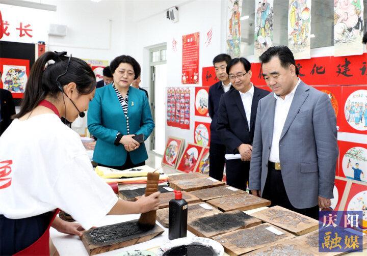 向全市少年兒童致以節日祝福！黃澤元開展“六一”國際兒童節慰問活動