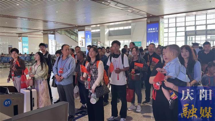慶陽市首列東數西算“人才專列”發車