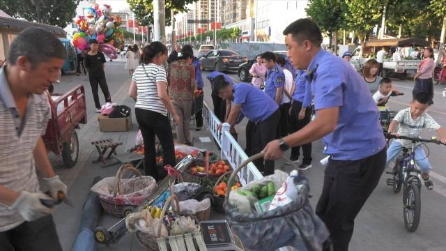 合水：規范路邊水果攤點 提升市容環境秩序