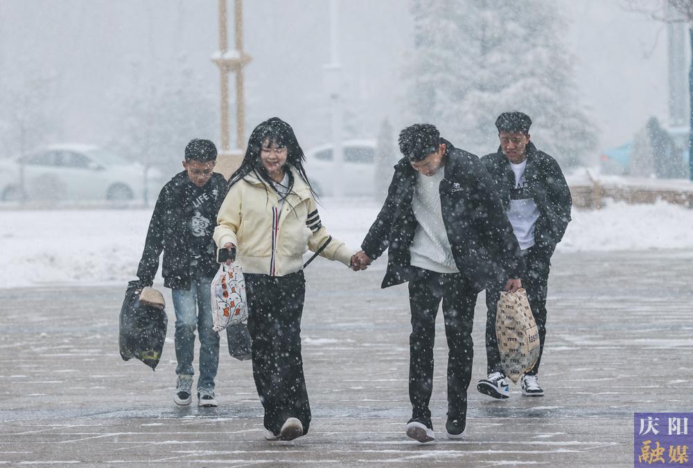 【攝影專題】風雪兼程，回家過年！