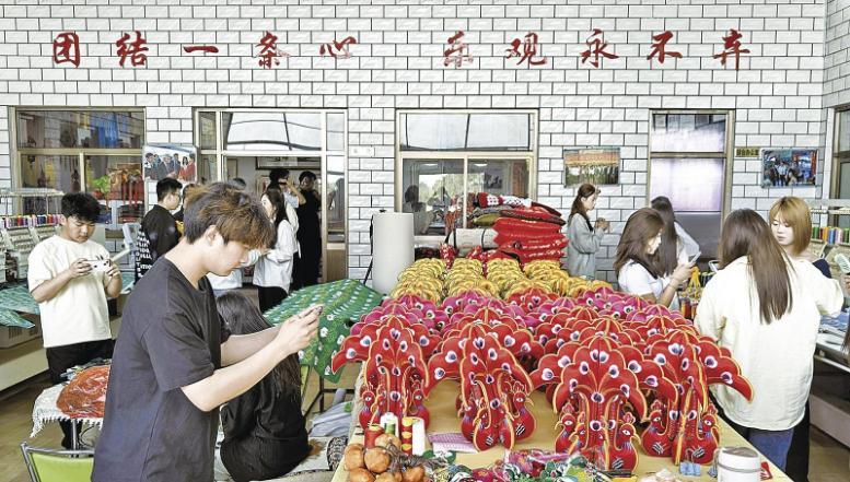 西峰區：非遺工坊成高校學生實訓課堂